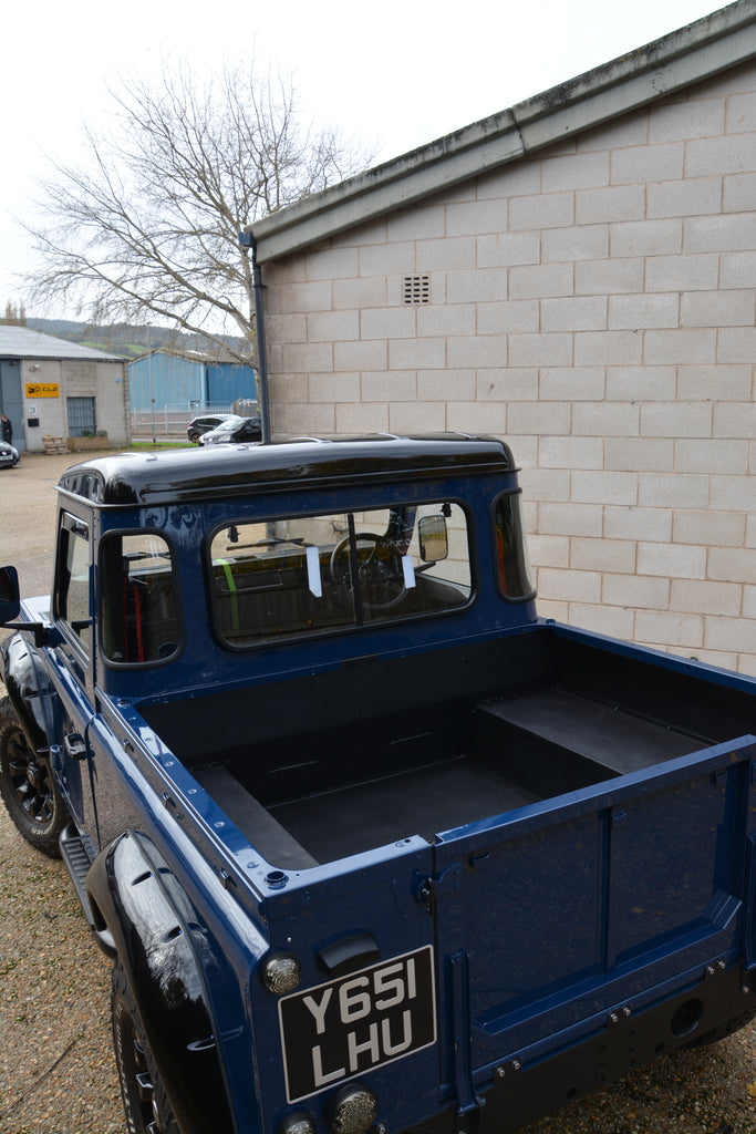 Land Rover Defender 90 2001 - Fully Restored TD5 Lucari Momo Pickup