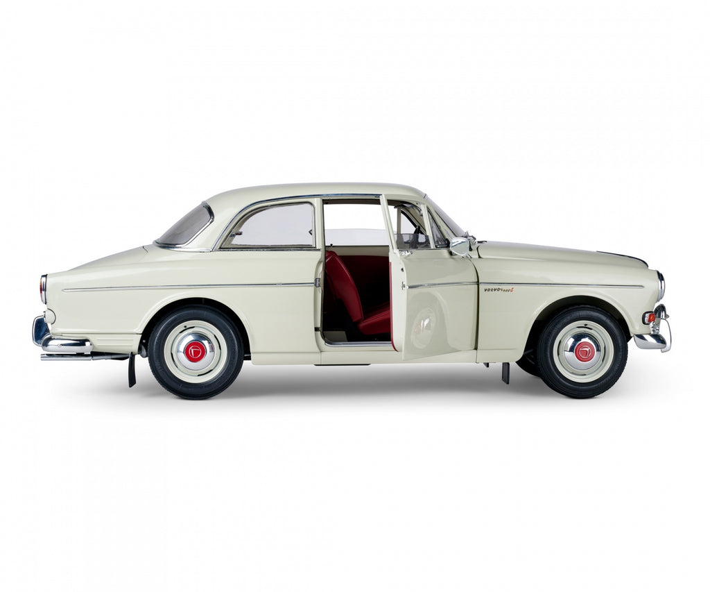 IXO Collections 1/8 Volvo S122 Amazone Metal Kit