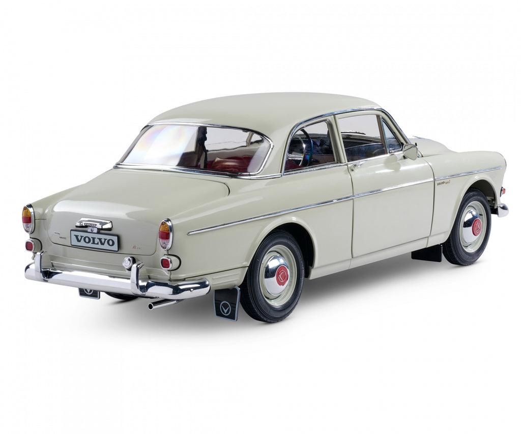 IXO Collections 1/8 Volvo S122 Amazone Metal Kit