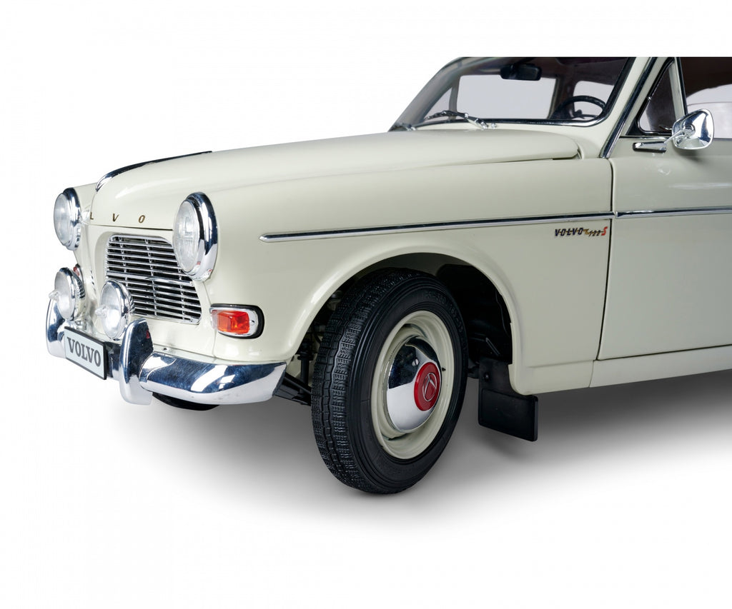 IXO Collections 1/8 Volvo S122 Amazone Metal Kit